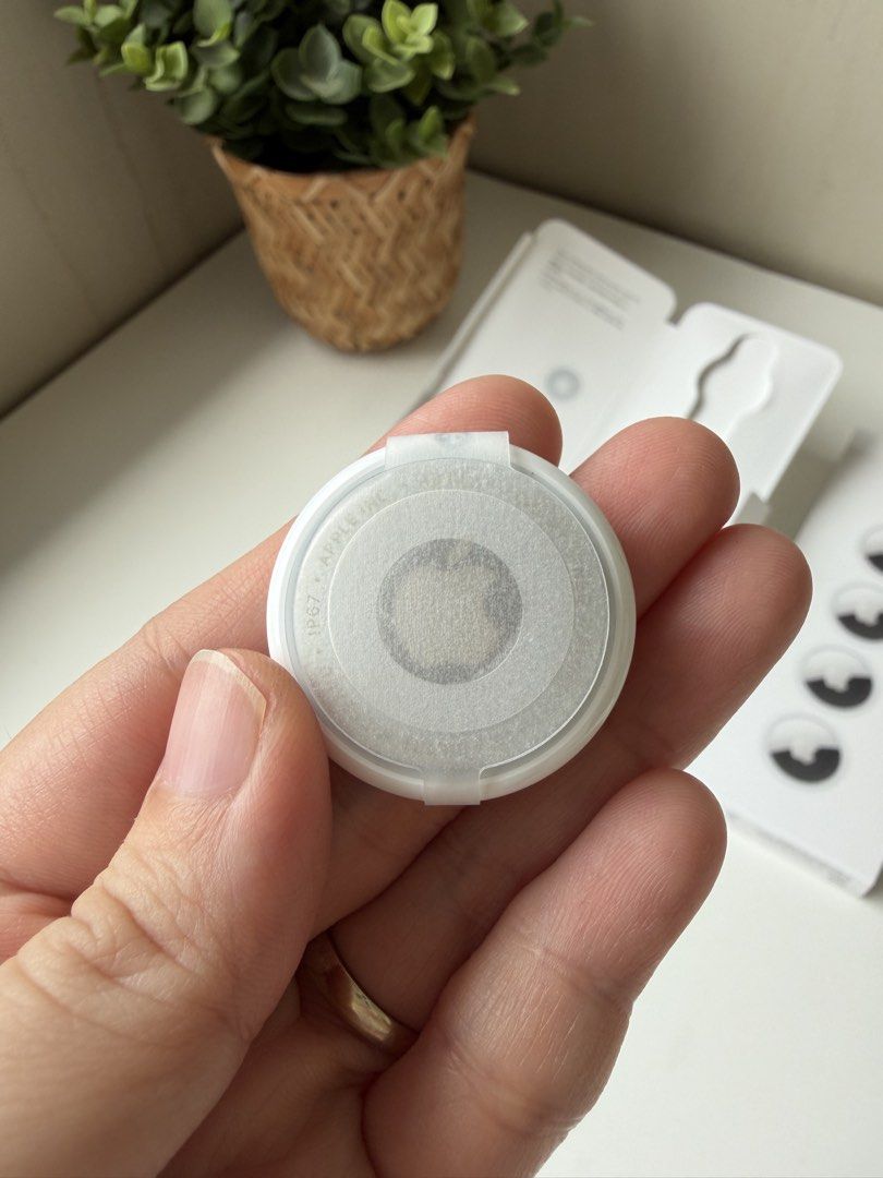 Apple AirTag 2nd Gen (1pc without box) (Category: Other Gadgets) located in Quezon City. Submitted by dishii (Listing ID 1461951842, Image 2). Description: Brand new! Apple AirTag - 2nd Gen (no box, no insert docs - part of 4 pack) ✅ 100% Original Apple Product ✅ Brand new! Still covered with protective wrap and pull tab ✅ 1 piece at P1,680 each (no box, no insert docs - part of 4 pack) 🔥 Limited stocks 💬 Please feel free to PM me if you have a