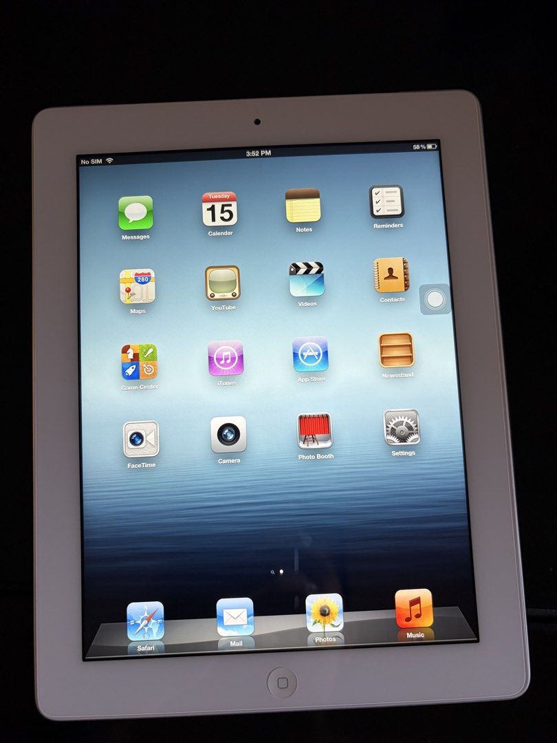 Apple iPad 3rd Gen 32GB WiFi White （分類：平板電腦 - iPad）位於 Hong Kong。 由 andrew2024 提交（商品編號 1461870678，圖片 1）。簡介： iPad 3rd Gen 32GB with smart case and iPad dock 。
