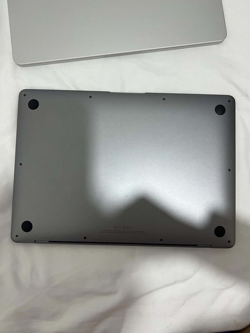 Apple MacBook Air Laptop (Category: Laptops & Notebooks) located in Manila. Submitted by livefire-d0ed (Listing ID 1461957094, Image 2). Description: MacBook Air 2019 Processor 1.6 GHz Dual-Core Intel Core i5 Graphics Intel UHD Graphics Memory 8 GB macOS Sonoma Built-in Retina Display 13.3-inch pm for more info.