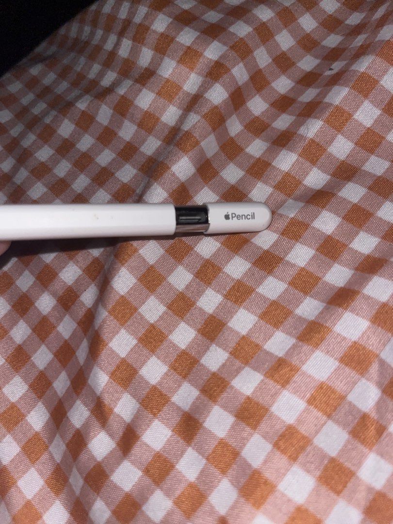Apple Pencil (Category: Other Mobile & Gadget Accessories) located in Taytay. Submitted by syolvs (Listing ID 1461859239, Image 3). Description: Working Apple Pencil. however, the tip needs to be fixed and replaced. I have no time to do it po kasi. With box included.