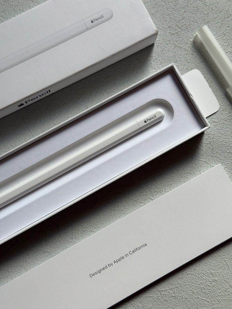 Apple Pencil USB-C (Category: Laptops & Notebooks) located in Quezon City. Submitted by apple__avenue (Listing ID 1462008281, Image 2). Description: Selling like new Apple pencil USB-C, No issues and complete inclusions. Note: View last posted picture for compatibility Meetups/Shipping is available.