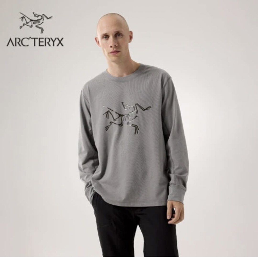 Arc’teryx Big Logo Crewneck (Category: Coats, Jackets and Outerwear) located in Manila. Submitted by raremountain00 (Listing ID 1462012163, Image 2). Description: Authentic Excellent condition Issue light washable stain check last picture.