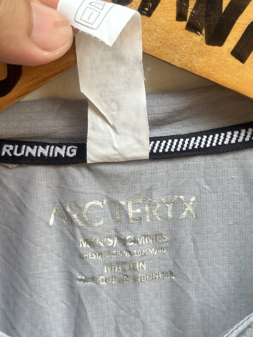 Arcteryx Running Performace Shirt (Category: Activewear) located in Ozamiz City. Submitted by quick_done_deals (Listing ID 1461833662, Image 2). Description: 🛒 ** Arcteryx Running Performace Shirt ** 💯 Excellent Condition 📐 Dimes: L29xW22 strechable (M) 🔍 Issue: None 🎨 Color Rate: 9.5 / 10 ────────────── 🏅 MINE ₱ 🏆 STEAL ₱ ────────────── ┏━━━━━━━━━━━━━━┓ 💎 GRAB ⚡️₱ (AUTOMATIC YOURS) 💎 ┗━━━━━━━━━━━━━━┛ 📌 𝐃𝐈𝐒𝐂𝐋𝐀𝐈𝐌𝐄𝐑: Gio Vanni i