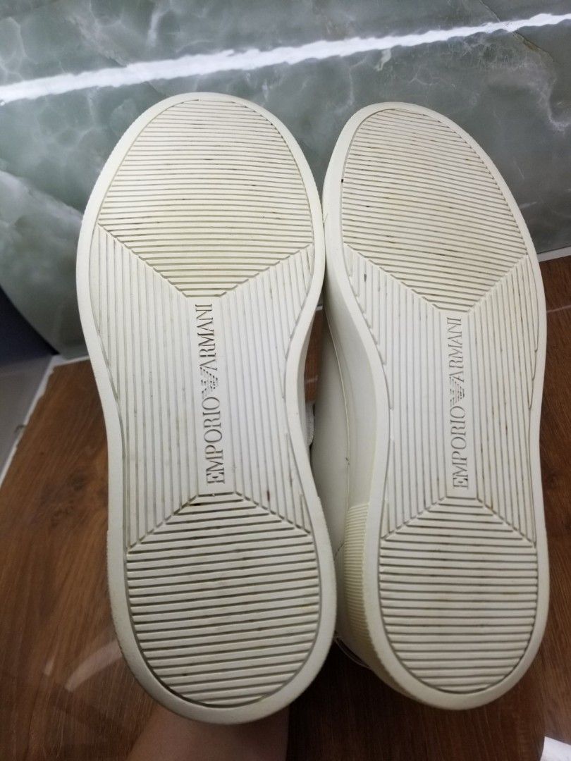 Armani sneakers 40 unisex (Category: Sneakers) located in Quezon City. Submitted by lykpossession (Listing ID 1461980461, Image 3). Description: Ask first if available.