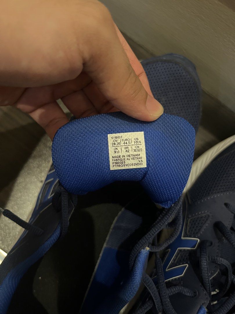 ASICS Running Shoes (Category: Sneakers) located in Quezon City. Submitted by shaggieboi (Listing ID 1461839674, Image 2). Description: Barely used Asics running shoes. 100% original negotiable..