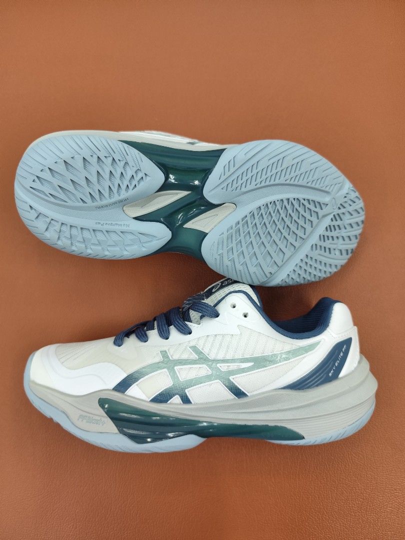 asics sky elite (Category: Sneakers) located in Manila. Submitted by pls_kicks (Listing ID 1461843516, Image 2). Description: asics sky elite MEN&WOMENS AVAILBLE NOW AVAILABLE COD LOLOMOVE AND LBC AVAILABLE ALL SIZE GRAB IT NOW.