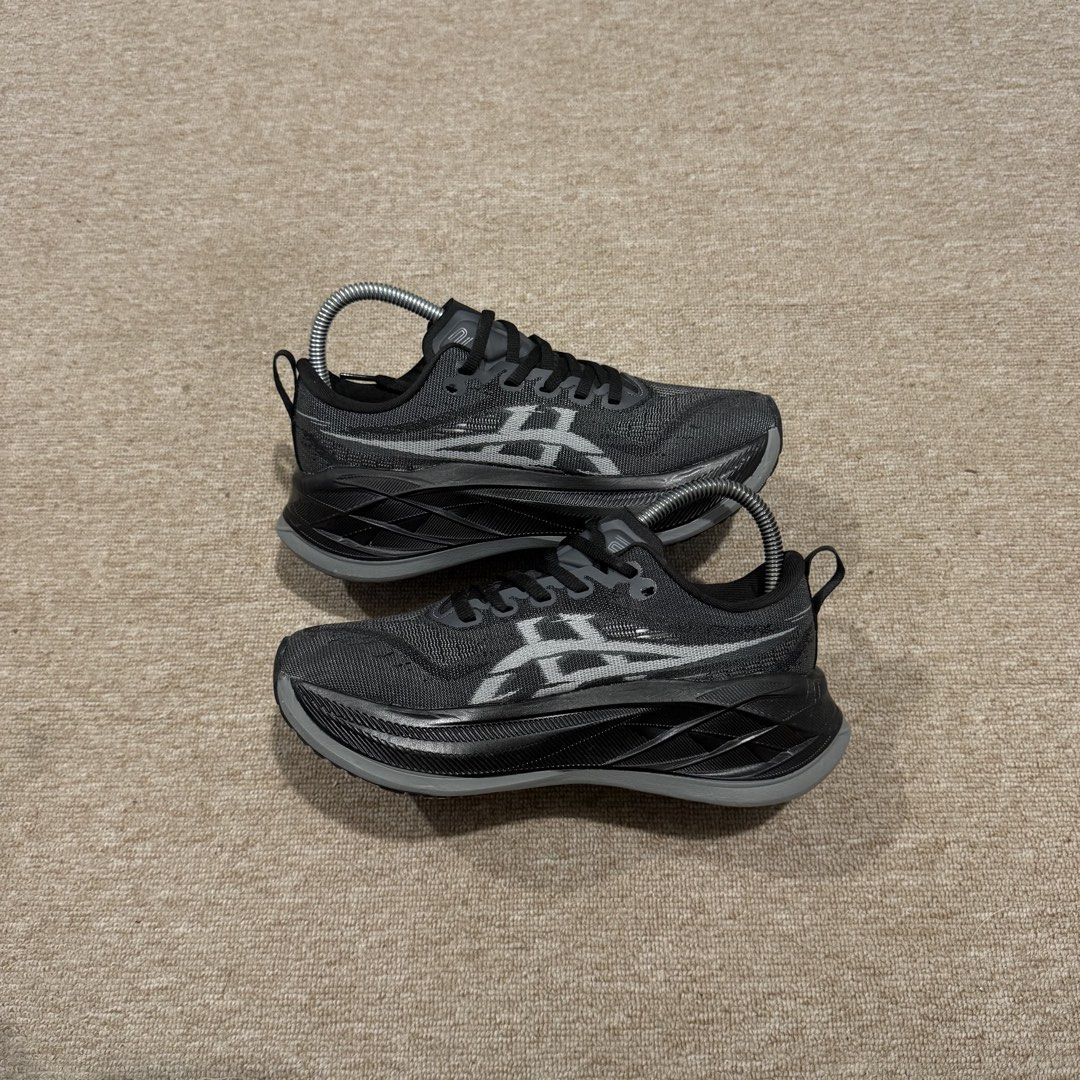 ASICS SUPERBLAST 2 GREY BLACK (Category: Sneakers) located in Cebu City. Submitted by cjayzuno04940 (Listing ID 1462013603, Image 3). Description: ASICS SUPERBLAST 2 BLACK GREY ORIGINAL✅ US WOMENS-6 EUR-37 CM-23 EXCELLENT CONDITION.