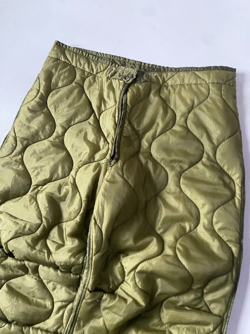 Aspack or split m65 liners (Category: Coats, Jackets and Outerwear) located in Baguio. Submitted by archival.store (Listing ID 1461996332, Image 3). Description: Vintage 90’s Military M65 Liner Trousers Pants Size tagged:31 Issue:none Waist:38 Length:37 Thigh:15.5 Opening:11.