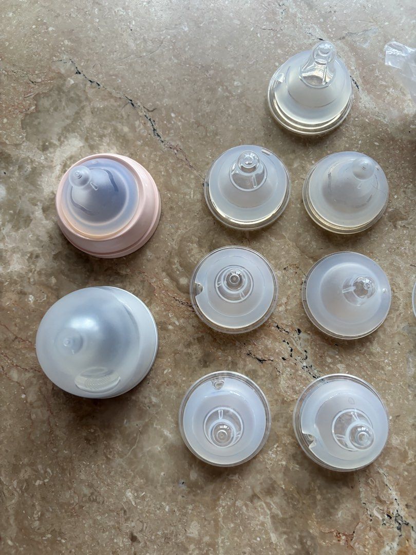 Assorted Baby Bottle Nipples/Teats (Category: Breastfeeding & Bottle Feeding) located in Quezon City. Submitted by tidyup.lara (Listing ID 1461798123, Image 3). Description: Sold as is Buy all in photo for PHP 350 Condition 8/10: used but in good condition .