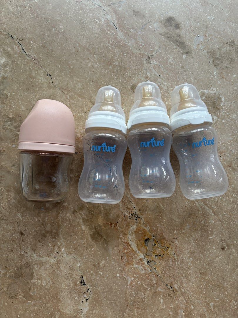 Assorted Baby Feeding Bottles (Category: Breastfeeding & Bottle Feeding) located in Quezon City. Submitted by tidyup.lara (Listing ID 1461798026, Image 1). Description: Sold as is Buy all in photo for PHP 300 Condition 8/10: used but in good condition .