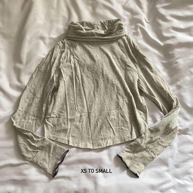 Assorted Turtleneck Heat tech Bundle (Category: Longsleeves) located in Binan City. Submitted by mypreloved_haul (Listing ID 1461814217, Image 2). Description: .