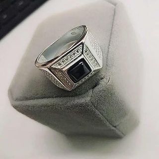(Category: ) located in . Submitted by pulzerasjewelry (Listing ID 1461883022, Image 1). Description: .