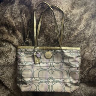 (Category: ) located in . Submitted by deadgirlcloset (Listing ID 1461953855, Image 1). Description: .