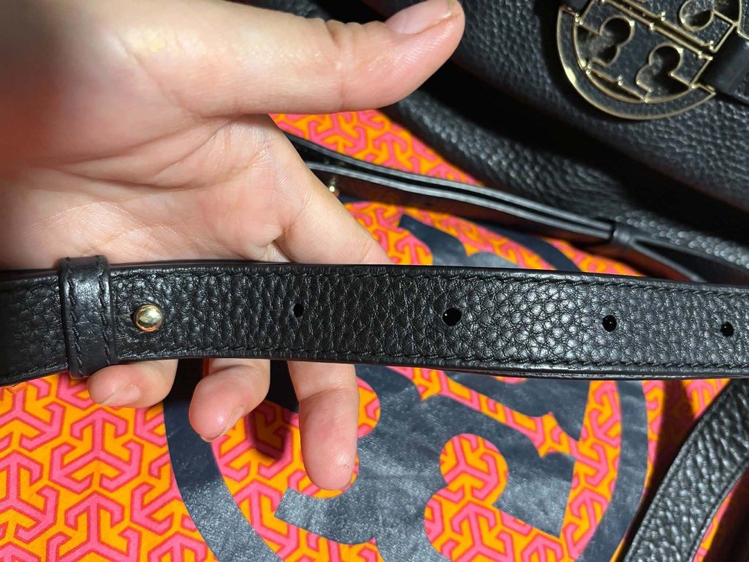 Authentic Tory Burch black leather shoulder/crossbody bag (Category: Luxury Bags & Wallets) located in Caloocan City. Submitted by trebdy01 (Listing ID 1461811298, Image 2). Description: 🖤 AUTHENTIC TORY BURCH BAG 🇺🇸 AUTHENTIC TORY BURCH BLACK LEATHER SHOULDER / CROSSBODY BAG ✨ 🇺🇸 Authentic USA item 👜 Genuine Tory Burch ✨ Classic black pebbled leather ✨ Signature gold Double-T logo ✨ Gold-tone hardware ✨ Beautiful Tory Burch signature linin