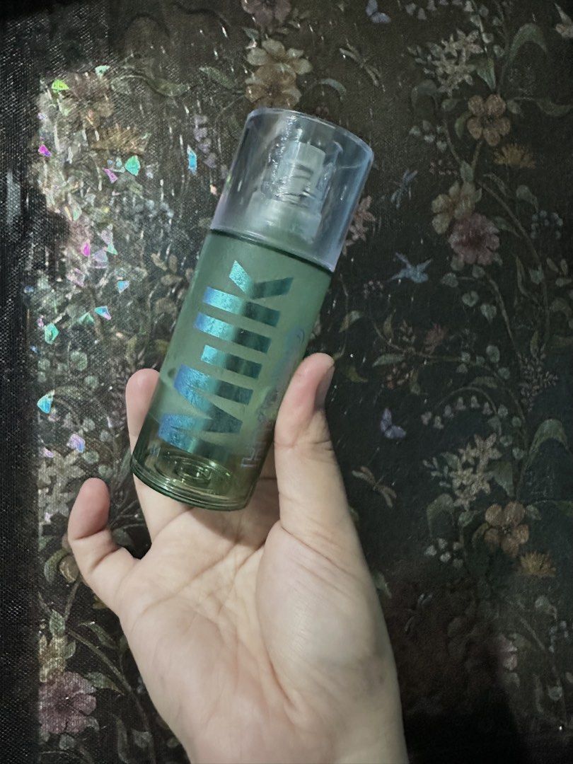 💯authentic Milk Hydrogrip primer 45ml (Category: Makeup) located in Cavite. Submitted by chicfinds.slay (Listing ID 1461998836, Image 1). Description: 💯authentic w/receipt ✨no box already thrown ✨full bottle 45ml. Just 2 pumps used ✨primer+ skincare silicone free gel primer ✨bought last yr. Along with the other makeup i posted .
