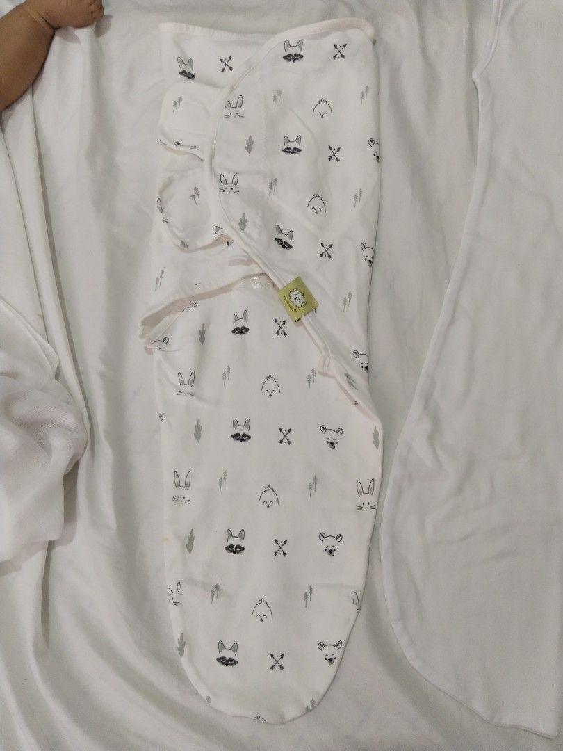 Baby swaddle (Category: Babies & Kids Fashion) located in Bulacan. Submitted by kc-preloved (Listing ID 1461877725, Image 2). Description: baby swaddle. ayaw ng baby ko sa swaddle.