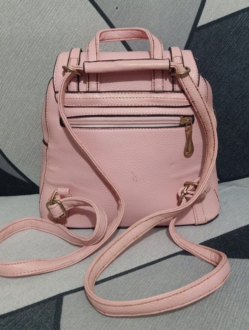 Backpack (Category: Backpacks) located in General Trias. Submitted by murayta (Listing ID 1461903160, Image 3). Description: signs of usage lng po halos d halata meet up Sunnybrook Robinsons pala pala sm dasma mangahan Waltermart mode of payment gcash maya bank transfer courier j&t thankyou.