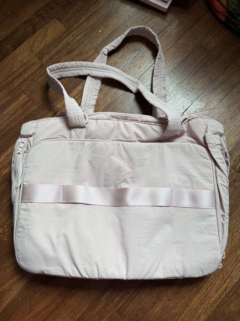 Bagsmart Pink Ribbon Large Bag (Category: Tote Bags) located in Makati City. Submitted by colettecollective (Listing ID 1461807004, Image 3). Description: Brand new. Size: Large.