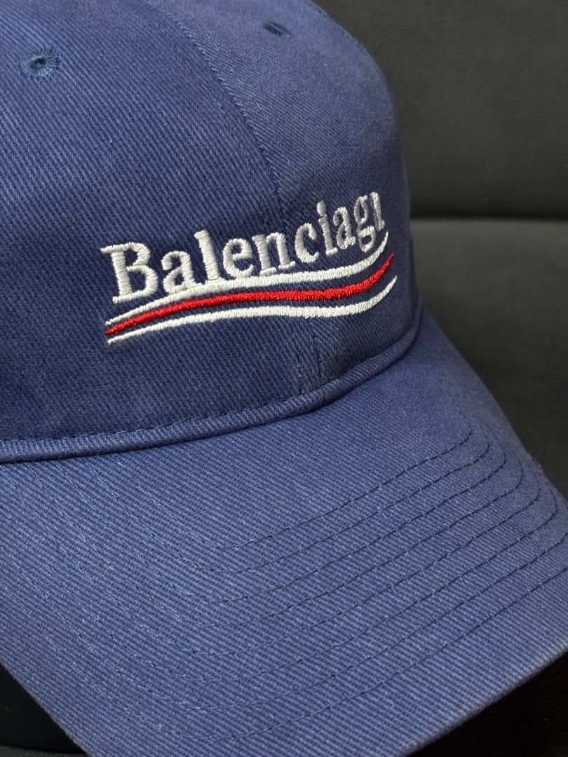 Balenciaga Archetype Since All Winter 17 Cap Navy Blue (Category: Caps & Hats) located in Antipas. Submitted by charsonaesthetics (Listing ID 1461969342, Image 2). Description: - Balenciaga Archetype Cap - From the All Winter 17 Collection - Color: Navy Blue - Features embroidered logo - Material: 100% Cotton - Made in China - Ideal for everyday wear.