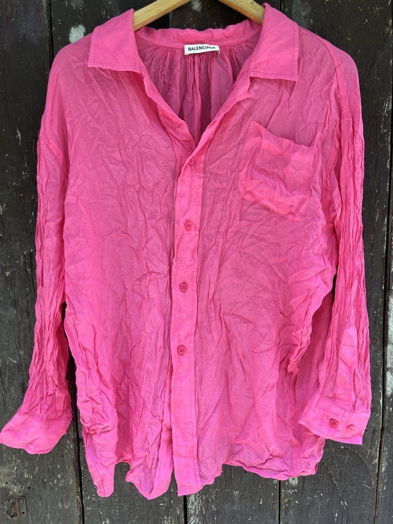 BALENCIAGA BUTTON DOWN LONG SLEEVE (Category: Luxury Apparel) located in Prosperidad. Submitted by cgaldiano77276 (Listing ID 1461831817, Image 1). Description: Size: small As new condition No issue All details are posted .