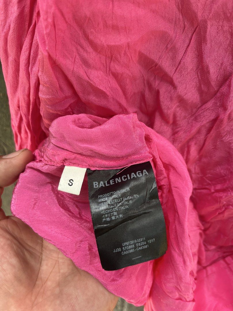 BALENCIAGA BUTTON DOWN LONG SLEEVE (Category: Luxury Apparel) located in Prosperidad. Submitted by cgaldiano77276 (Listing ID 1461831817, Image 3). Description: Size: small As new condition No issue All details are posted .