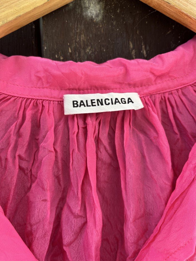 BALENCIAGA BUTTON DOWN LONG SLEEVE (Category: Luxury Apparel) located in Prosperidad. Submitted by cgaldiano77276 (Listing ID 1461831817, Image 2). Description: Size: small As new condition No issue All details are posted .