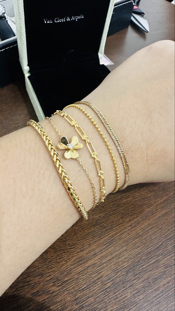 Ball bracelet (Category: Bracelets) located in Manila. Submitted by abibantaya24257 (Listing ID 1461875927, Image 1). Description: - 18k solid gold bracelet.