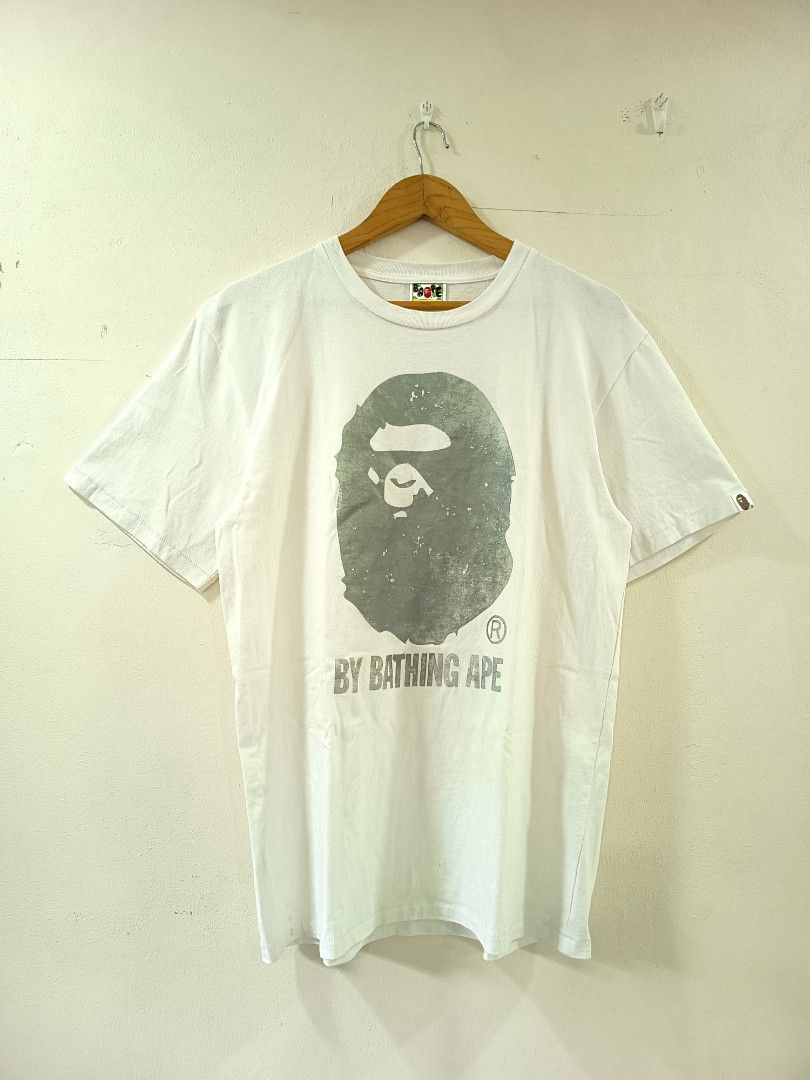 Bape Big Logo (Category: Tshirts & Polo Shirts ) located in Manila. Submitted by skippypeanut1331 (Listing ID 1461960508, Image 1). Description: 21x29 Large Good condition Color rate: 9/10 issue: pinhole, need wash.