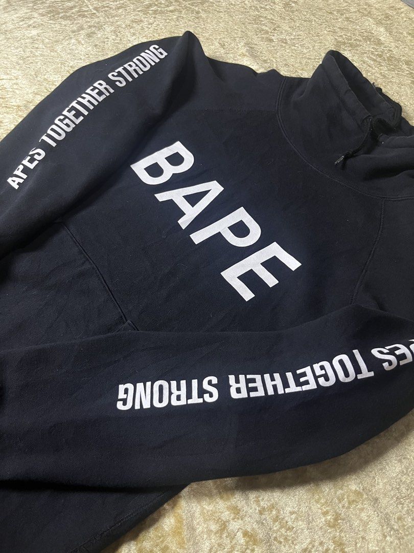 Bape Script Hoodie authentic (Category: Coats, Jackets and Outerwear) located in Iloilo. Submitted by alwen_thrifting (Listing ID 1462005153, Image 2). Description: Excellent Condition Color Rate:9.5/10 20x27 May minor lang na issue sa lace sa bandang baba over all condition excellent no other issues lace lang.