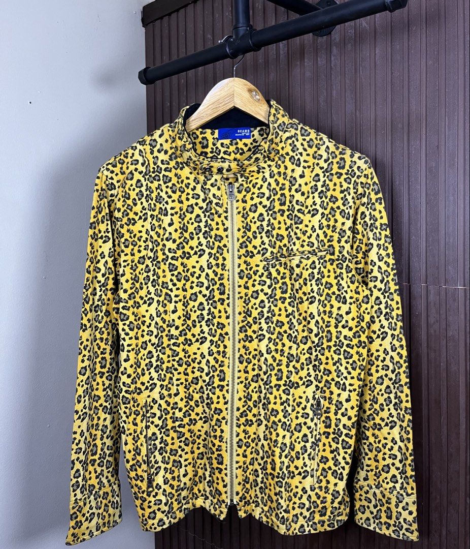 Beams Plus Leopard Drizzle Jacket (Category: Coats, Jackets and Outerwear) located in Cabanatuan. Submitted by cabsygoods (Listing ID 1461849797, Image 1). Description: Beams Plus Leopard Drizzle Jacket Width 19 Length 25 Very good condition No issue Color rate 9/10 Dm to purchase! 📩.