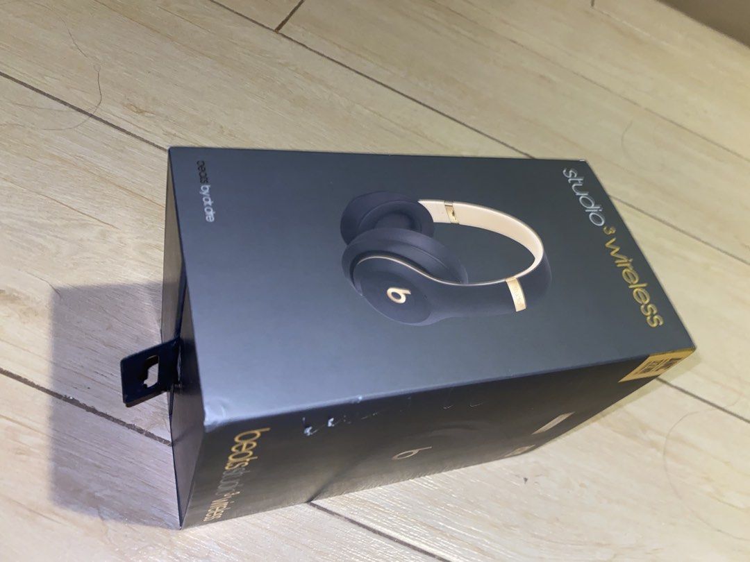 Beats studio 3 wireless (Category: Headphones & Headsets) located in Quezon City. Submitted by ellacduenas (Listing ID 1462024398, Image 1). Description: RFS: hindi na po nagagamit naka stock nalang good as new, twice lang nagamit with box (complete with charger etc.).