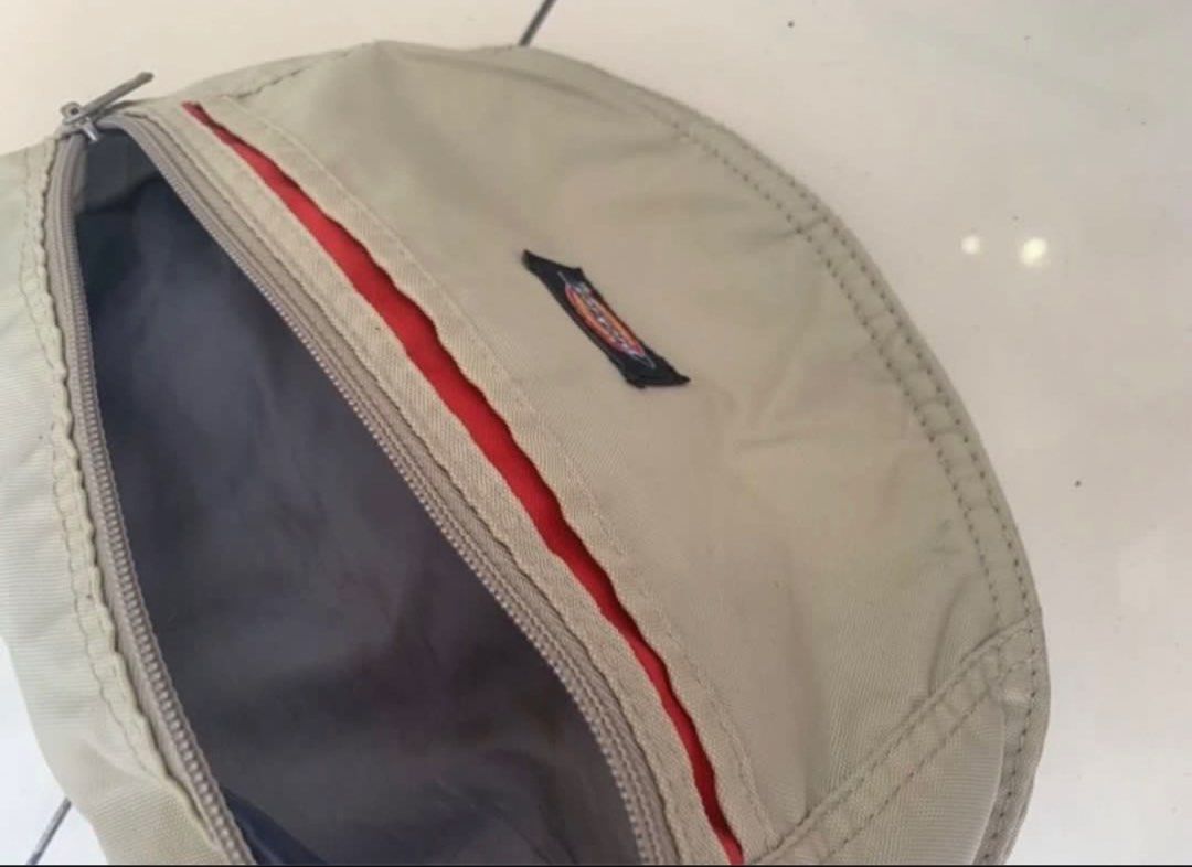 Belt bag DICKIES (Category: Sling Bags) located in Quezon City. Submitted by prelovedsaleitems (Listing ID 1461972085, Image 3). Description: .