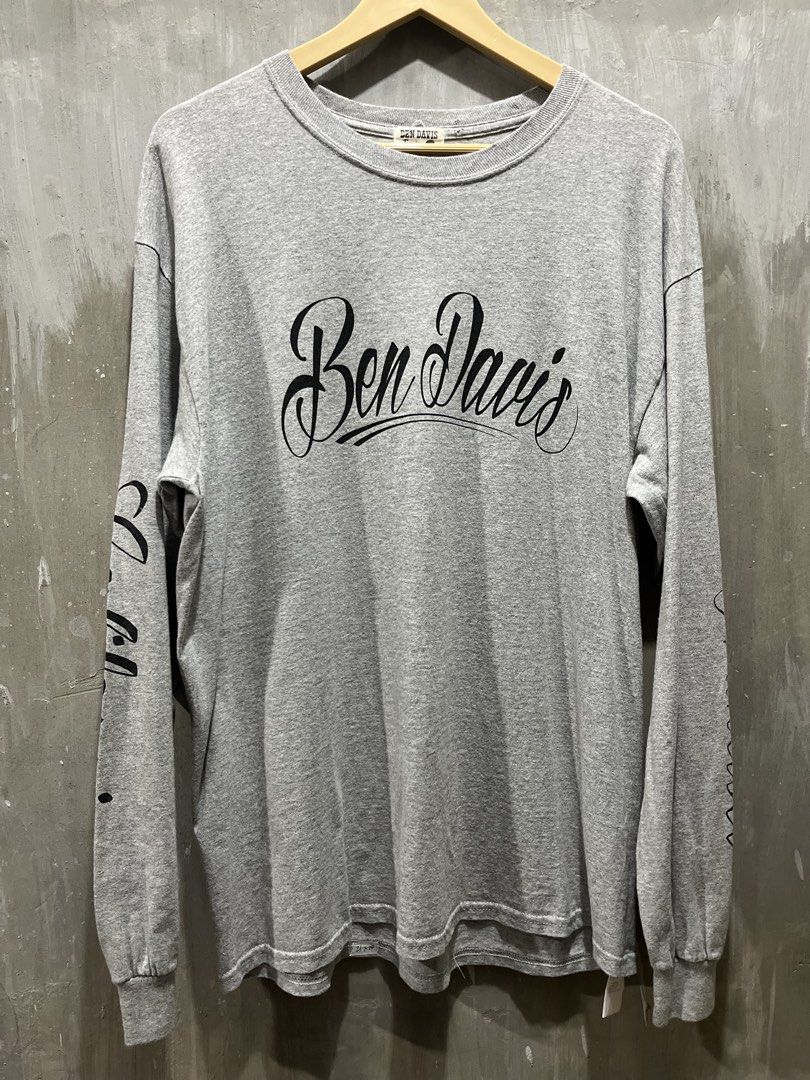 Ben Davis (Category: Activewear) located in M'Lang. Submitted by dorkfive18 (Listing ID 1461895104, Image 1). Description: Size: L Dimes: 21x28 Colo rate: 9.5/10 Issue: Small scratch crewneck .