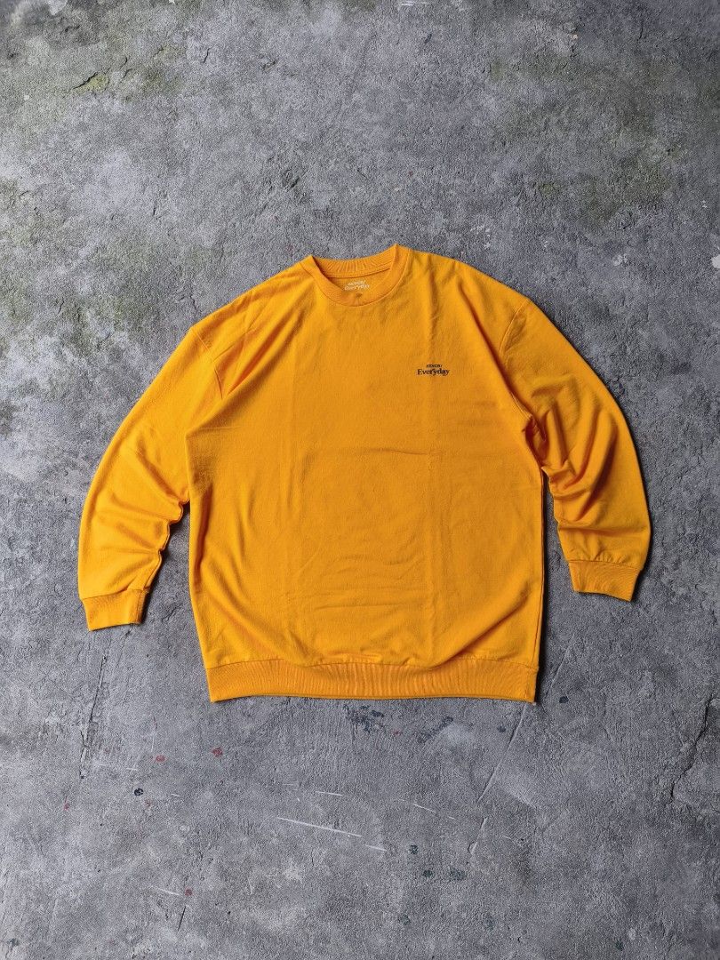 BENCH Everyday Yellow Crewneck Sweatshirt (Category: Coats, Jackets and Outerwear) located in Cavite. Submitted by benta.ni.jm (Listing ID 1461808669, Image 1). Description: Size: M Dimensions: 23 x 29.5 Condition: 10/10 Color Rate: 10/10 Issue: 📩📩📩.