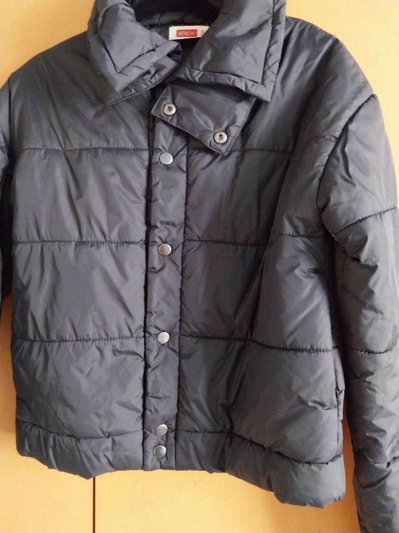 Bench Padded Jacket Size S (Category: Coats, Jackets and Outerwear) located in Cavite. Submitted by angelistuff (Listing ID 1461881458, Image 3). Description: - Bench padded jacket - Color: Black - Size: S - Closure: Zip and button - Perfect for cooler weather - Condition: Good.