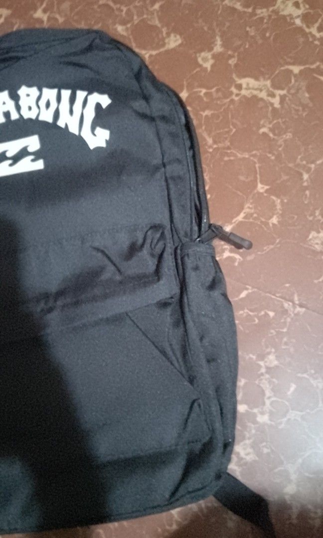 Billabong Bag (Category: Backpacks) located in Manila. Submitted by gabo_03 (Listing ID 1461872114, Image 3). Description: Width/profundity(size sa ilalim): 10 cm Height: 48 cm Lapad: 35 cm Good as New 10/10.