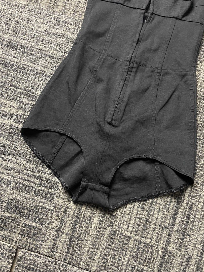 Black Corset Bodysuit with Hook and Eye Closure (Category: Undergarments & Loungewear) located in Taguig. Submitted by highlows (Listing ID 1461957207, Image 3). Description: size xs 11.5x24 flaw makikita sa last pic but still good condition 9/10.