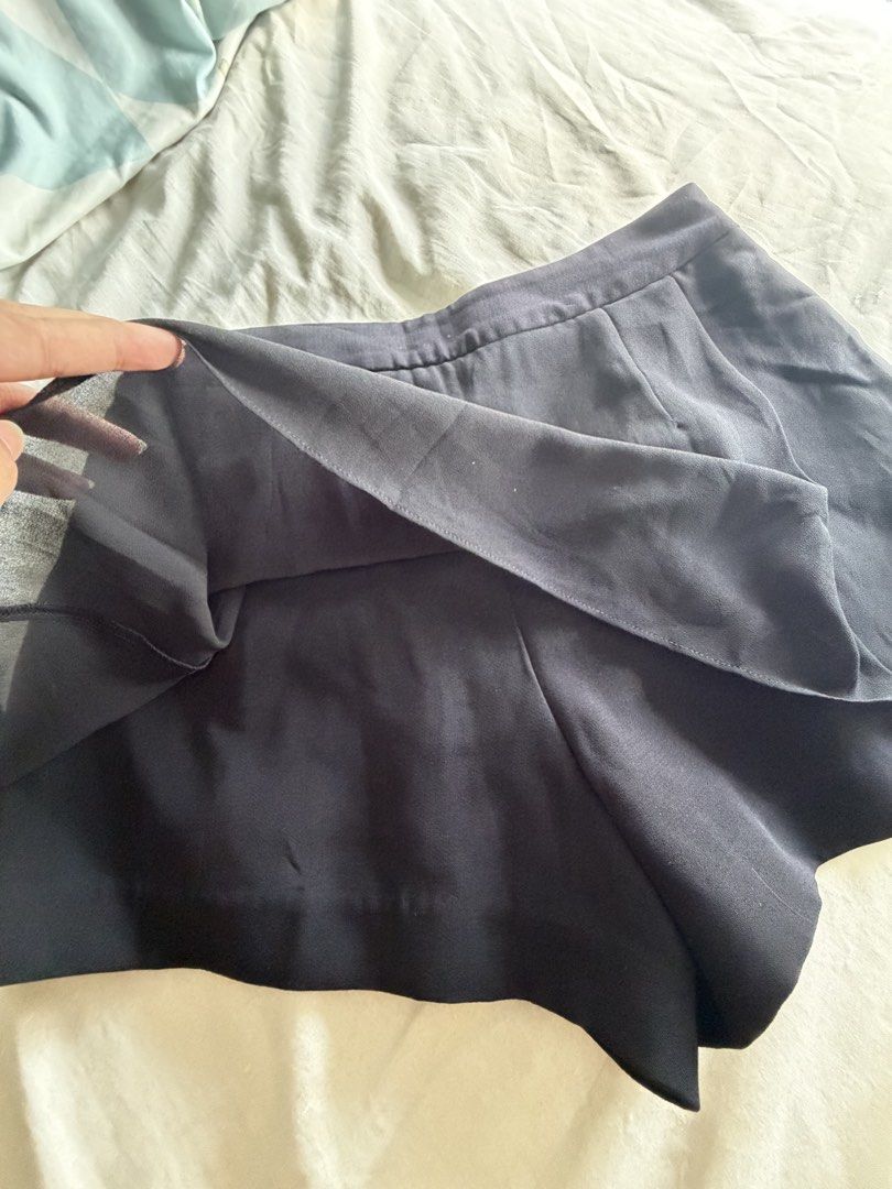 Black Cotton Skort (Category: Skirts) located in Manila. Submitted by xmagic.shopx (Listing ID 1461888119, Image 2). Description: Size 26 inches.