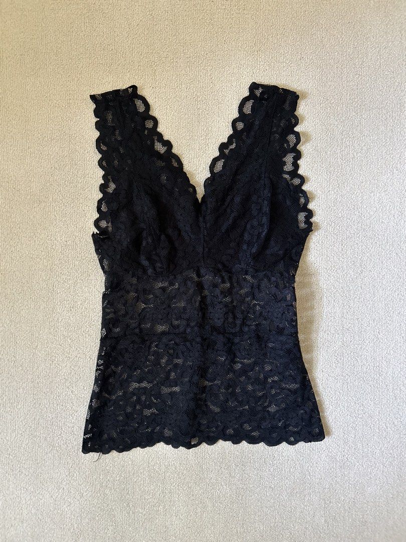 Black lace top (Category: Others Tops) located in Quezon City. Submitted by y2klar (Listing ID 1461969397, Image 1). Description: Black lace cami top Small 10/10 Condition no flaws..