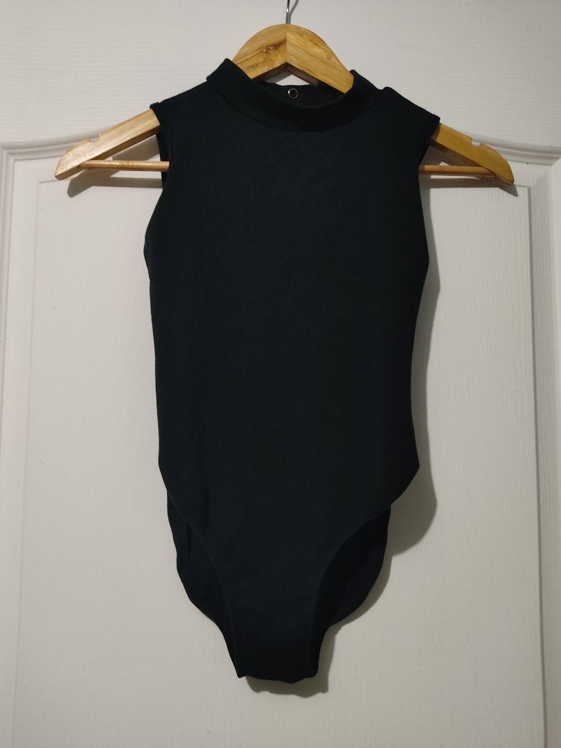 Black Mock Neck Leotard W/ Mesh (Category: Activewear) located in Cainta. Submitted by sabiishyy123 (Listing ID 1461954804, Image 1). Description: Can fit S-M size.