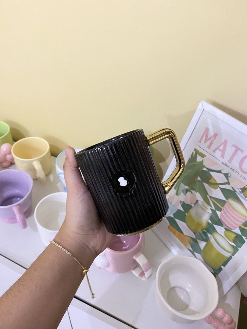 BLACK MUG (Category: Coffee & Tea Tableware) located in Dasmarinas. Submitted by hannah.oakph (Listing ID 1461839512, Image 1). Description: .