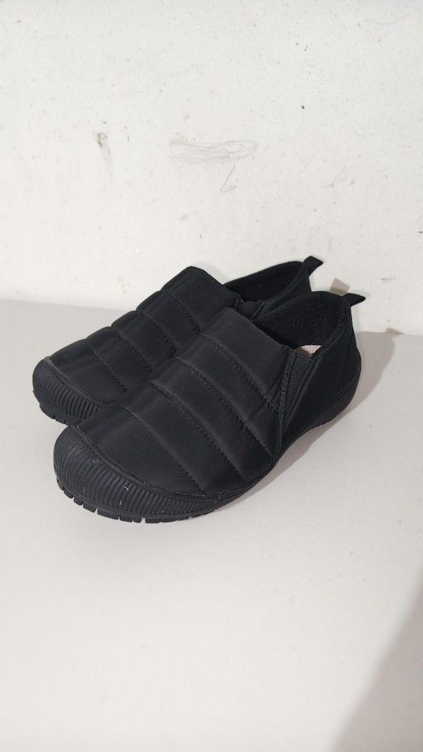 Black Padded Slip-On Shoes (Category: Flats & Sandals) located in Baguio. Submitted by je_ver_lyn16 (Listing ID 1462022483, Image 2). Description: - Comfortable black slip-on design - Padded for extra warmth - Easy to wear, just slide on - Soles with good grip - Ideal for casual outings or lounging - Water resistant.