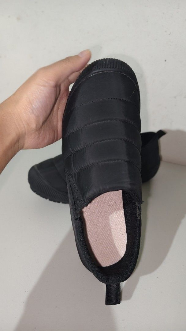 Black Padded Slip-On Shoes (Category: Flats & Sandals) located in Baguio. Submitted by je_ver_lyn16 (Listing ID 1462022483, Image 3). Description: - Comfortable black slip-on design - Padded for extra warmth - Easy to wear, just slide on - Soles with good grip - Ideal for casual outings or lounging - Water resistant.