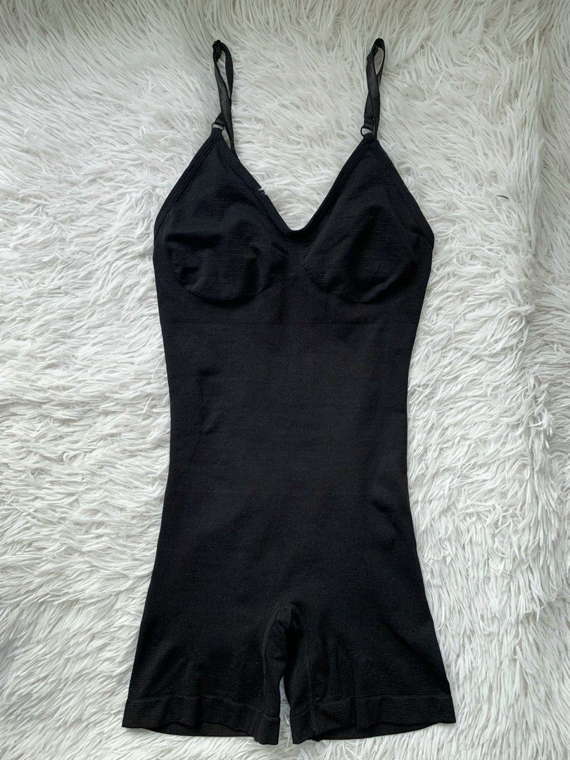 Black Seamless Bodysuit (Category: Others Tops) located in San Carlos. Submitted by findsbymiles (Listing ID 1461895403, Image 1). Description: size: small-medium no issues sf will be shouldered by the buyer mop: gcash | mod: jnt delivery 📍san carlos, pangasinan.