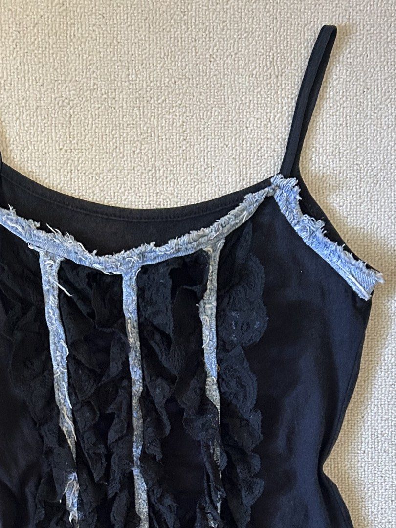 Black Top with denim (Category: Others Tops) located in Quezon City. Submitted by y2klar (Listing ID 1461970714, Image 3). Description: Black top with denim Small-Medium 10/10 Condition no flaws..
