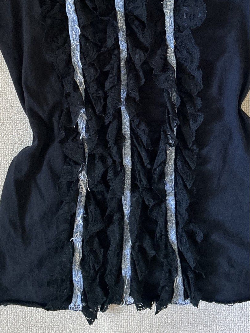 Black Top with denim (Category: Others Tops) located in Quezon City. Submitted by y2klar (Listing ID 1461970714, Image 2). Description: Black top with denim Small-Medium 10/10 Condition no flaws..