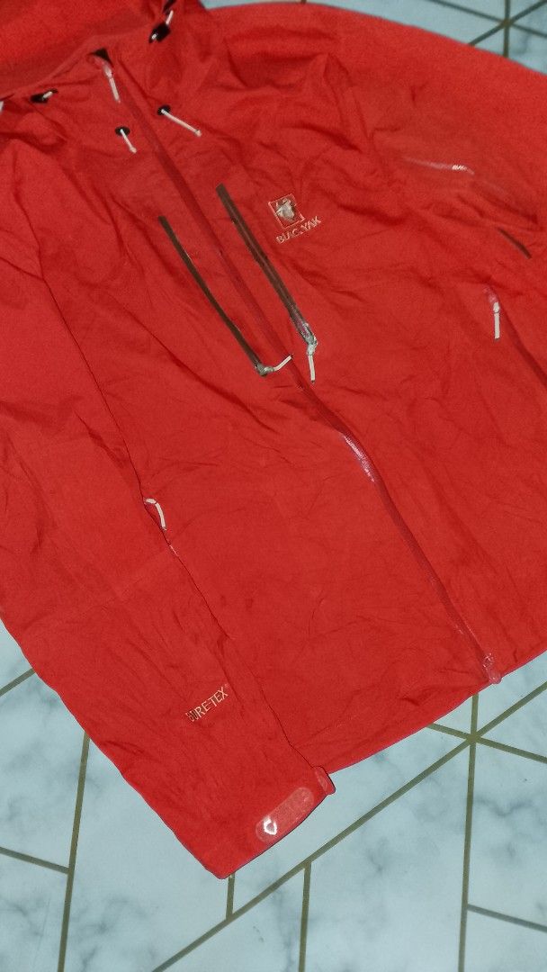 Black Yak Gore-Tex Red Outdoor Jacket (Category: Coats, Jackets and Outerwear) located in Rizal. Submitted by akosilelouh71119 (Listing ID 1461827025, Image 2). Description: -oranges Black Yak outdoor jacket - Waterproof and breathable Gore-Tex material - Multiple zippered pockets for storage - Hooded design for extra protection - Perfect for hiking and outdoor adventures withinimal lint's 25/29 dimes .