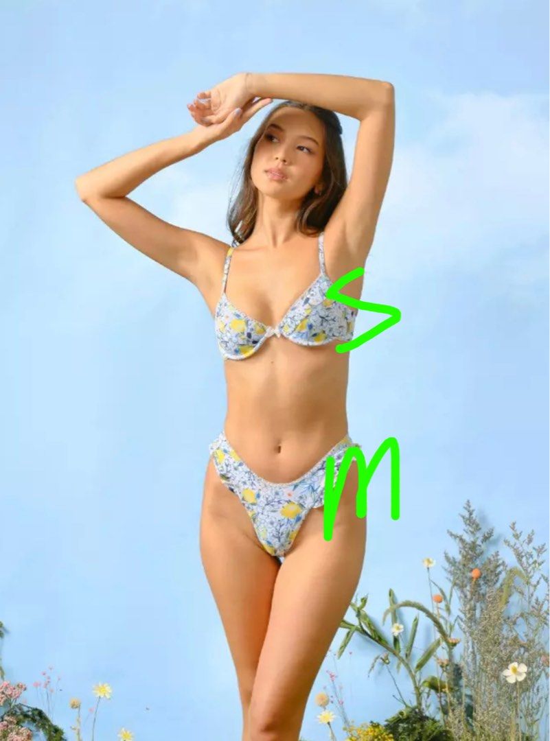 Blackbough Candice Underwire Top/Limoncello-M (Category: Bikinis & Swimsuits) located in Iloilo. Submitted by tttkhk (Listing ID 1461944433, Image 1). Description: Top size small Bottom size medium .