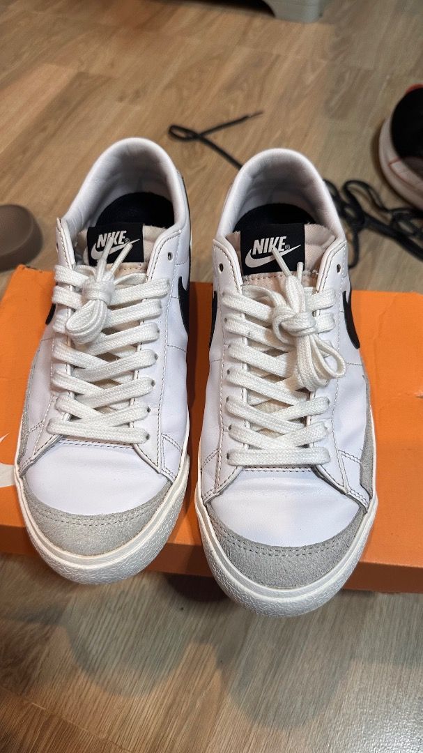 Blazer Low ‘77 (Category: Casual Shoes) located in Caloocan City. Submitted by fiercehawk.ba5f48 (Listing ID 1461887882, Image 2). Description: White/Black-Sail-White Nike Blazer Low ‘77 Size UK 5.5// US 8// 25 cm.