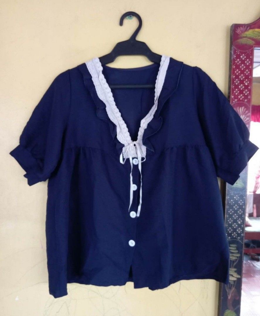 Blouse Navy Blue Size: Med-Large (Category: Blouses) located in Navotas City. Submitted by vanilla_sandalwood (Listing ID 1461808795, Image 2). Description: -No Brand -Like New -Good Condition -Size: Med-Large -No flaws.